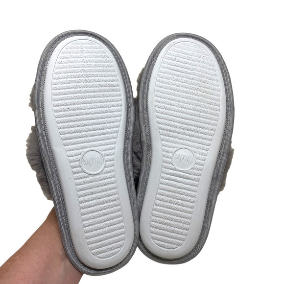 Charles Albert Sz M 7-8 Fluffy Faux Fur Criss Cross Scuffs Slippers House Shoes - Picture 5 of 5